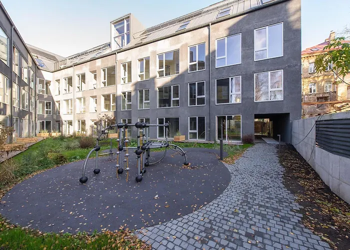 Cohost I New Basteja Life Apartments W-Garage Prkg & Self Check-In