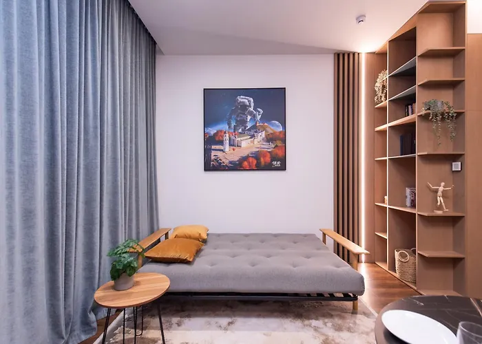 Cohost I New Basteja Life Apartments W-Garage Prkg & Self Check-In